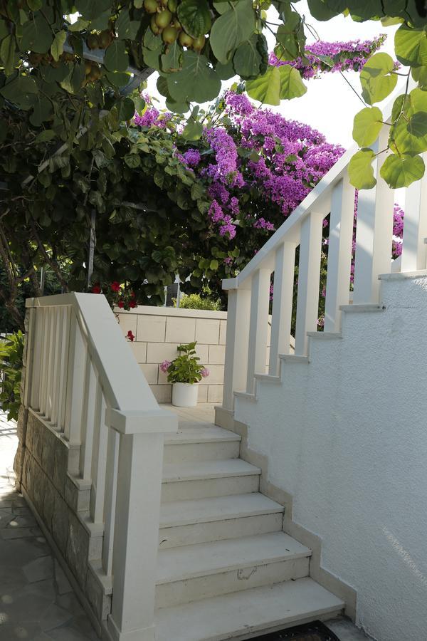 Apartments Marino Supetar Buitenkant foto