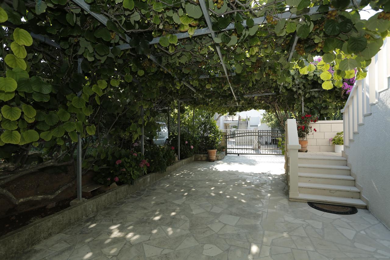 Apartments Marino Supetar Buitenkant foto