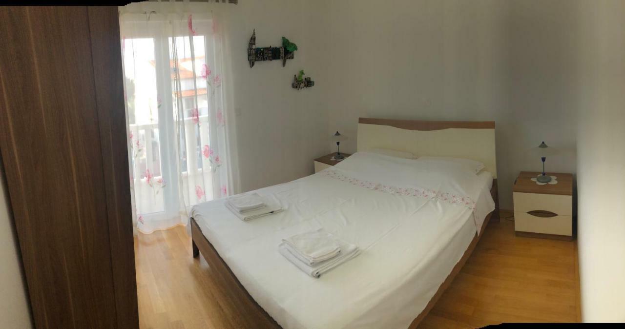 Apartments Marino Supetar Buitenkant foto